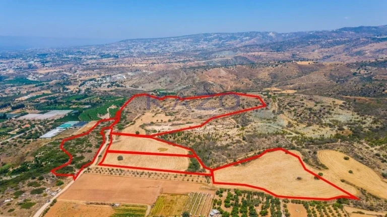 176,340m² Plot for Sale in Kissonerga, Paphos District