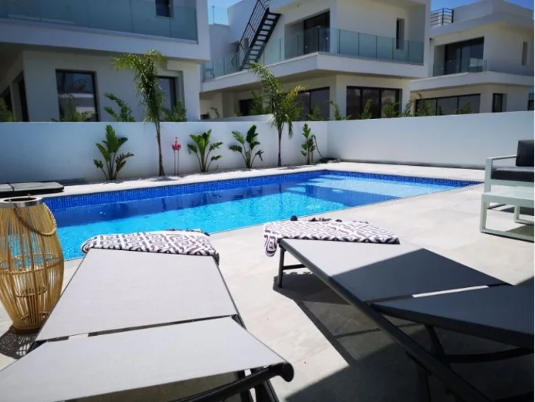 5 Bedroom House for Sale in Livadia Larnakas, Larnaca District