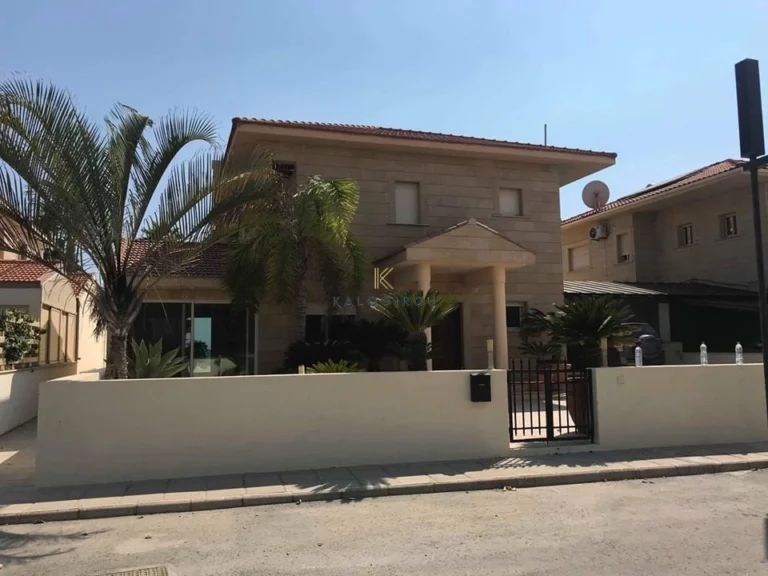 4 Bedroom House for Sale in Pervolia Larnacas