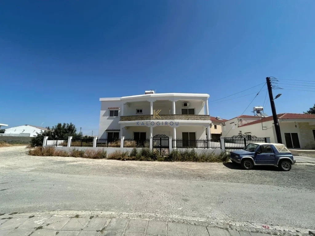 6+ Bedroom House for Sale in Aradippou, Larnaca District