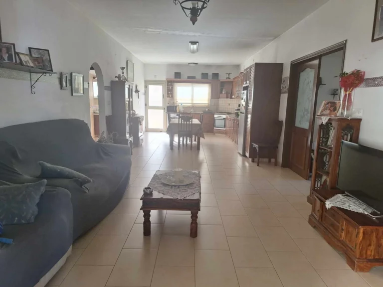 4 Bedroom House for Sale in Kolossi, Limassol District