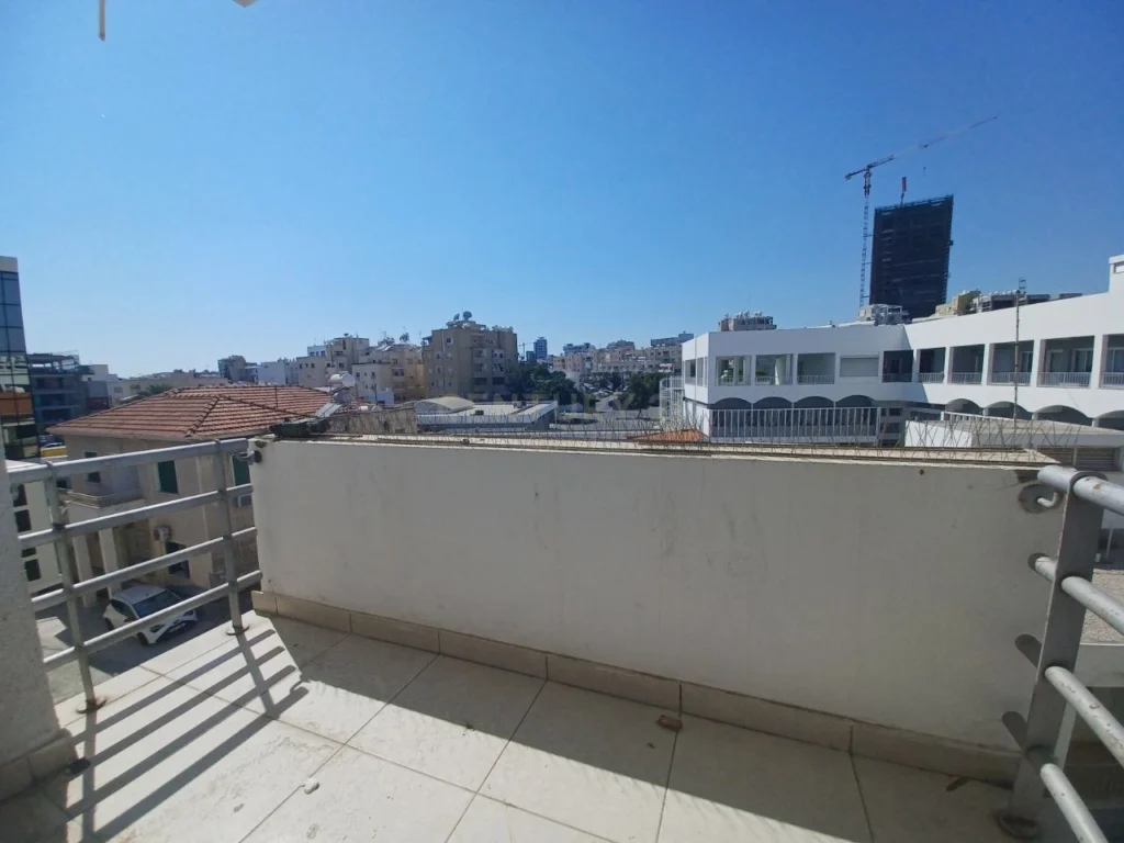 120m² Office for Rent in Limassol District