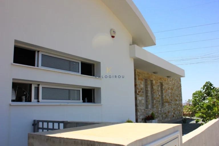 3 Bedroom House for Sale in Oroklini, Larnaca District