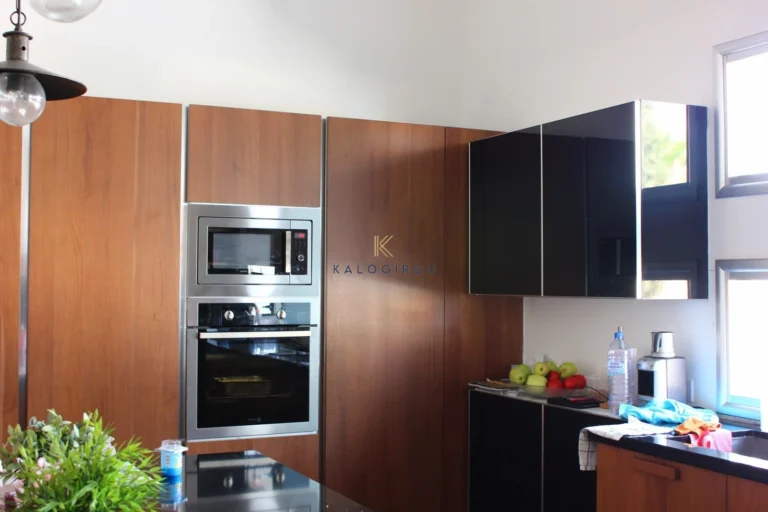 3 Bedroom House for Sale in Oroklini, Larnaca District