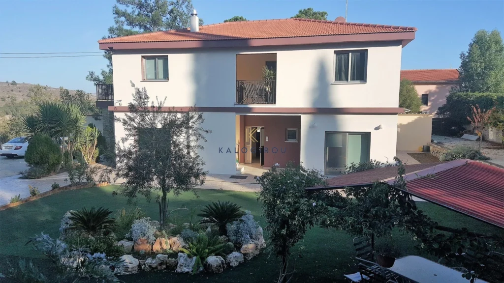 5 Bedroom House for Sale in Mosfiloti, Larnaca District