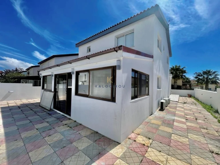 3 Bedroom House for Sale in Pervolia Larnacas