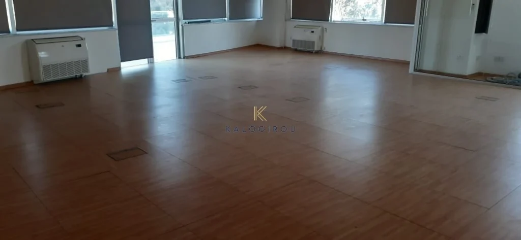 162m² Office for Rent in Faneromeni, Larnaca District