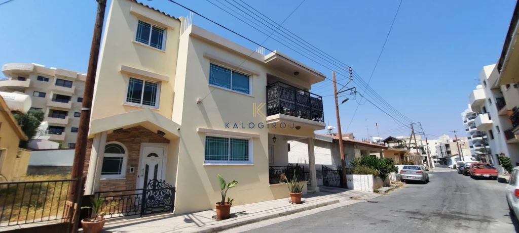 6+ Bedroom House for Sale in Drosia, Larnaca District