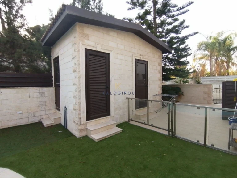 5 Bedroom House for Sale in Aradippou, Larnaca District