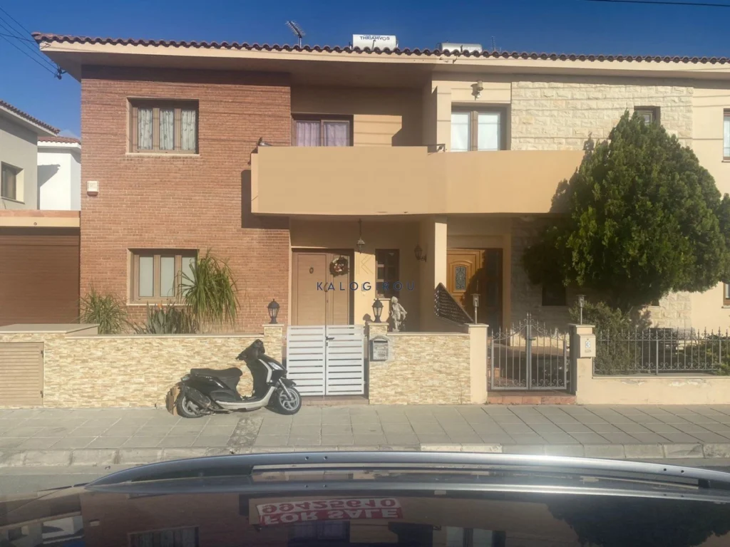 5 Bedroom House for Sale in Aradippou, Larnaca District