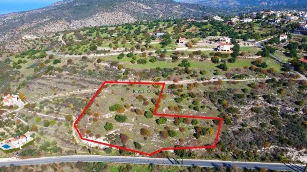 10,348m² Plot for Sale in Peristerona Pafou, Paphos District