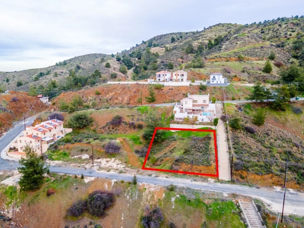 612m² Plot for Sale in Evrychou, Nicosia District