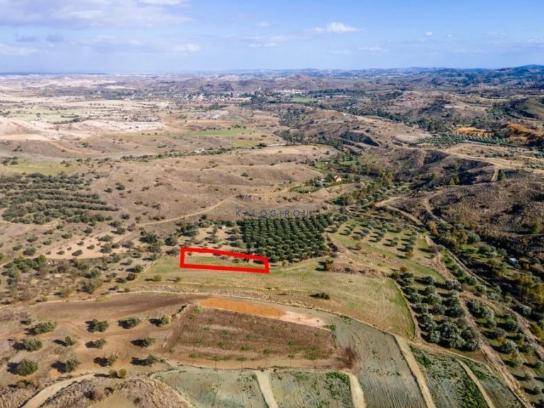 17,692m² Plot for Sale in Pera, Nicosia District