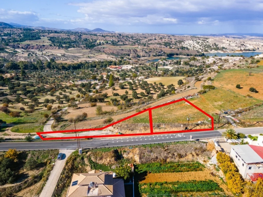 1,850m² Plot for Sale in Kampia, Nicosia District