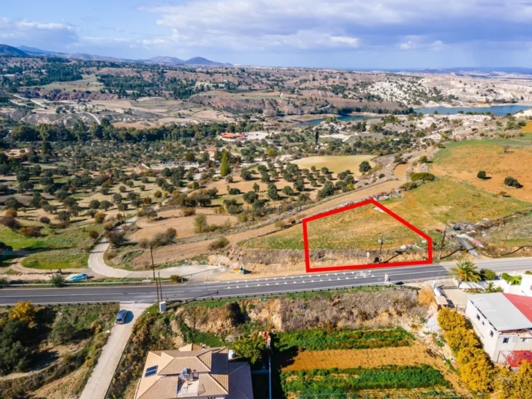 1,850m² Plot for Sale in Kampia, Nicosia District