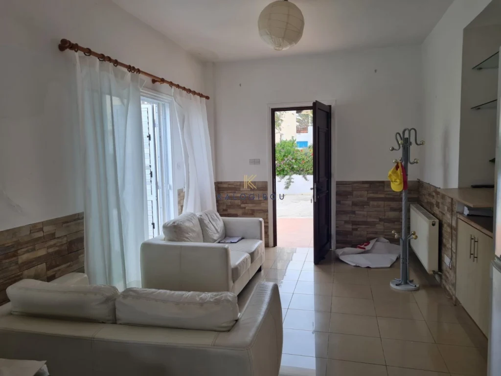 3 Bedroom House for Sale in Pervolia Larnacas