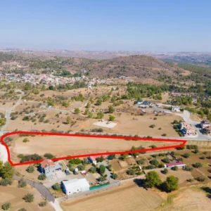 10,074m² Plot for Sale in Sia, Nicosia District