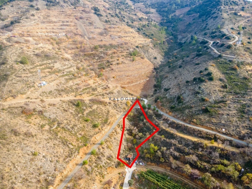 1,673m² Plot for Sale in Farmakas, Nicosia District