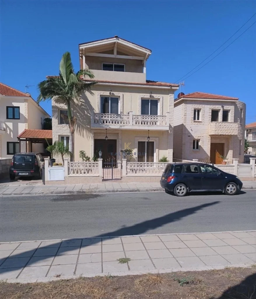 4 Bedroom House for Sale in Aradippou, Larnaca District