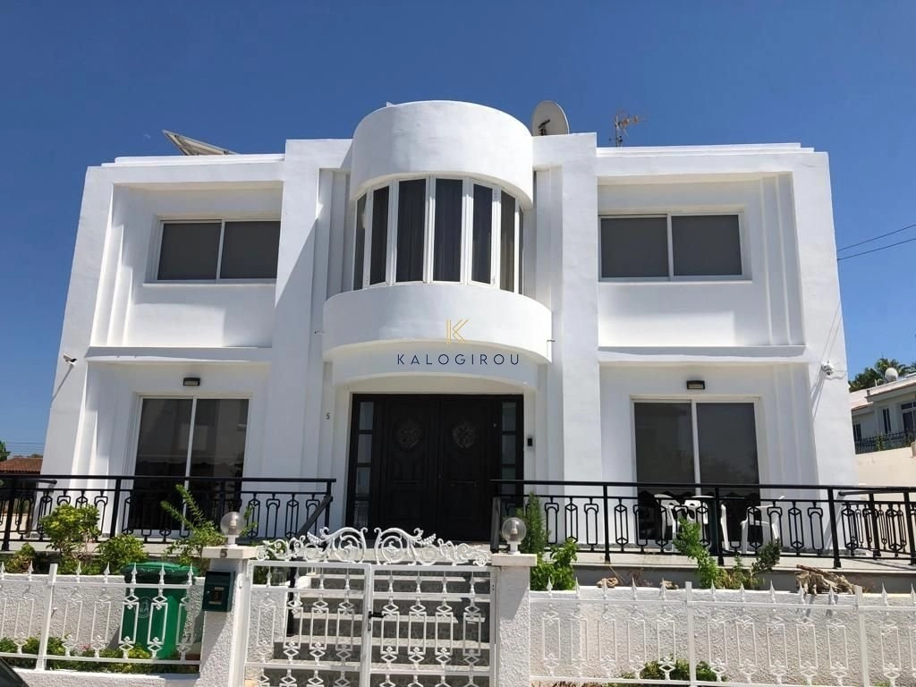 5 Bedroom House for Sale in Oroklini, Larnaca District