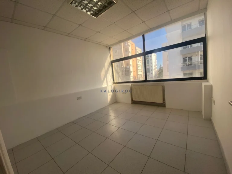 250m² Office for Rent in Faneromeni, Larnaca District