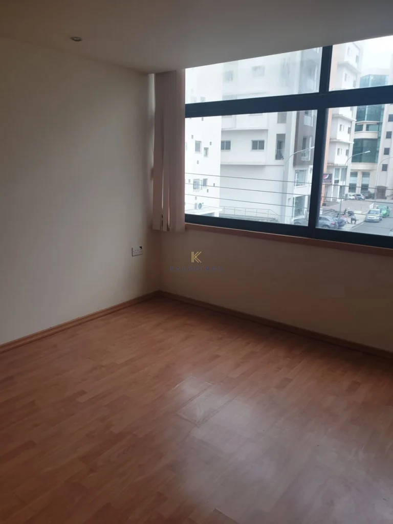 750m² Office for Rent in Faneromeni, Larnaca District