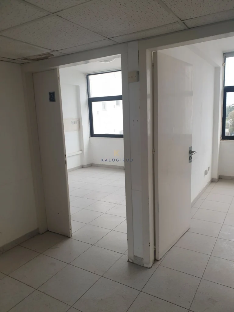 750m² Office for Rent in Faneromeni, Larnaca District