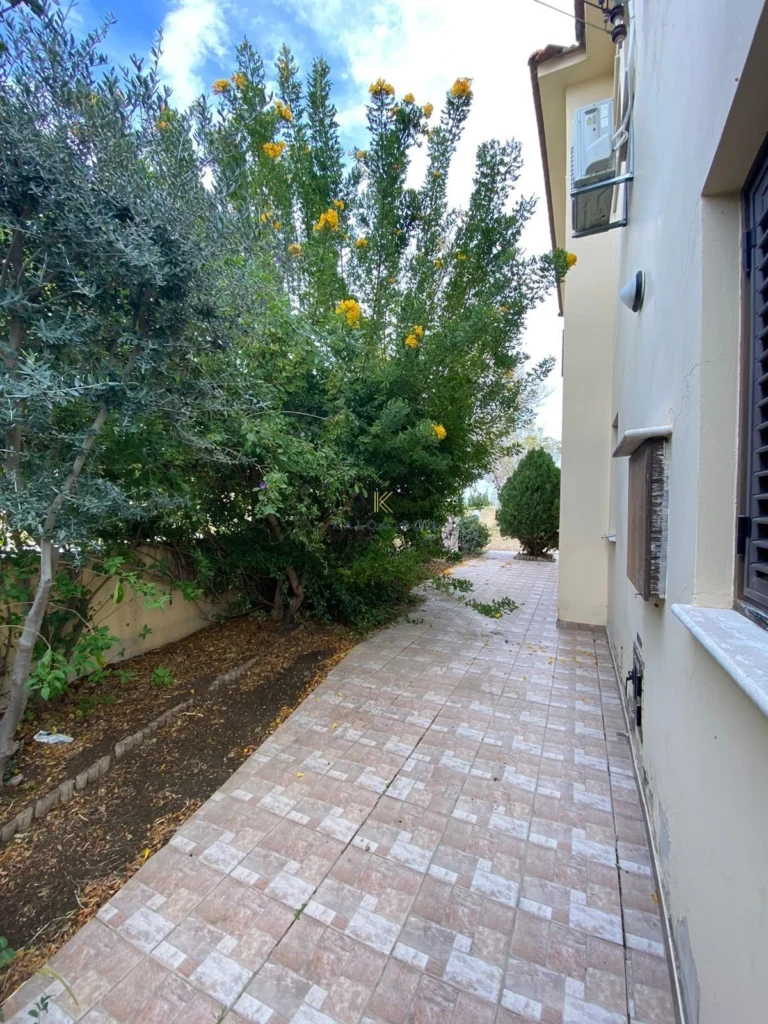 Cheap Houses and Villas for Sale Larnaca up to 600000 euro