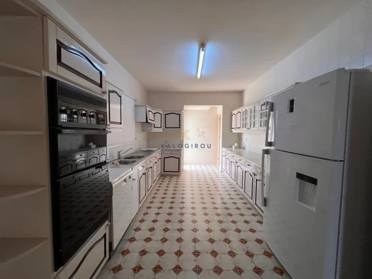 5 Bedroom House for Sale in Mazotos, Larnaca District