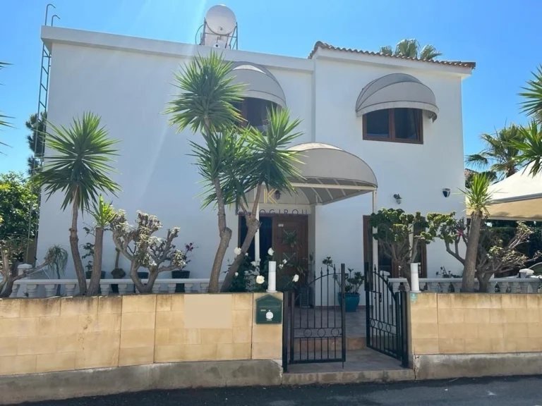 4 Bedroom House for Sale in Famagusta – Agia Napa