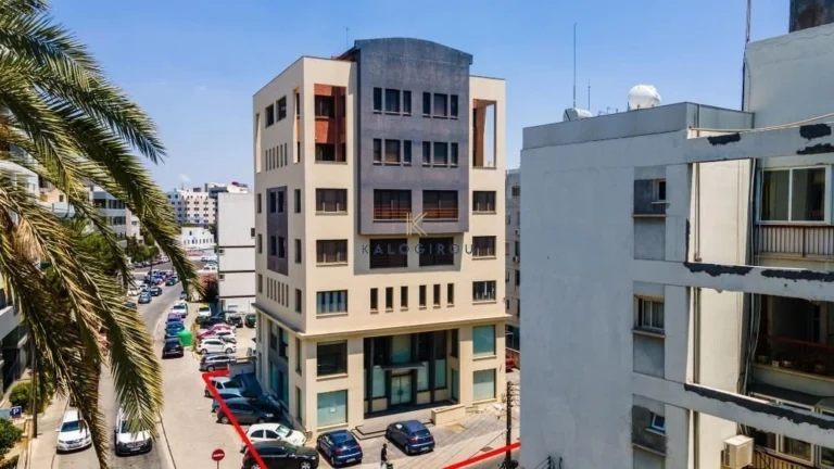 1060m² Building for Sale in Agioi Omologites, Nicosia District