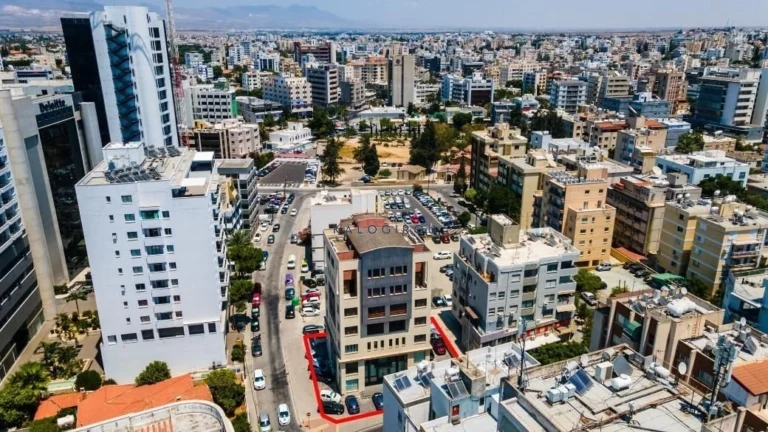 1060m² Building for Sale in Agioi Omologites, Nicosia District