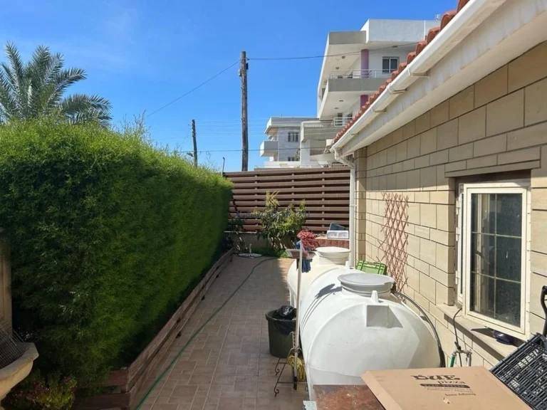 6+ Bedroom House for Sale in Aradippou, Larnaca District