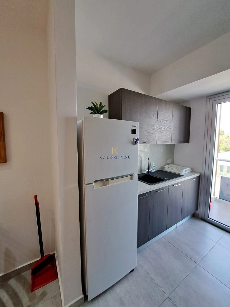 2 Bedroom Apartment for Rent in Larnaca – Finikoudes