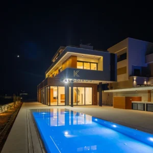 5 Bedroom House for Sale in Agios Tychonas, Limassol District