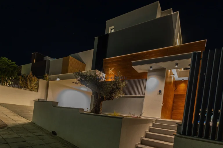 5 Bedroom House for Sale in Agios Tychonas, Limassol District