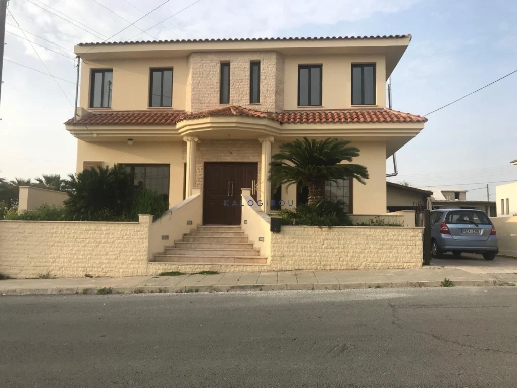 5 Bedroom House for Sale in Aradippou, Larnaca District