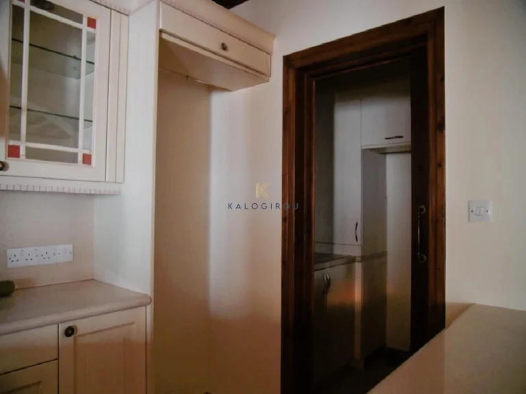 5 Bedroom House for Sale in Oroklini, Larnaca District