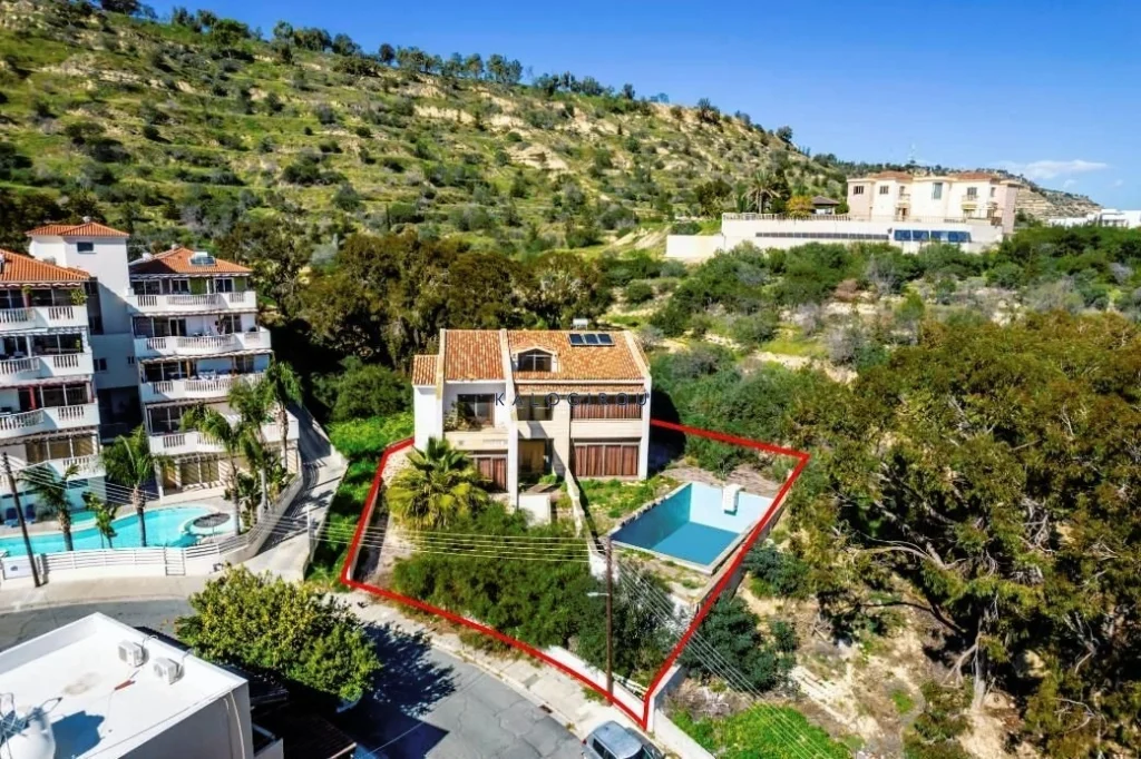 3 Bedroom House for Sale in Oroklini, Larnaca District