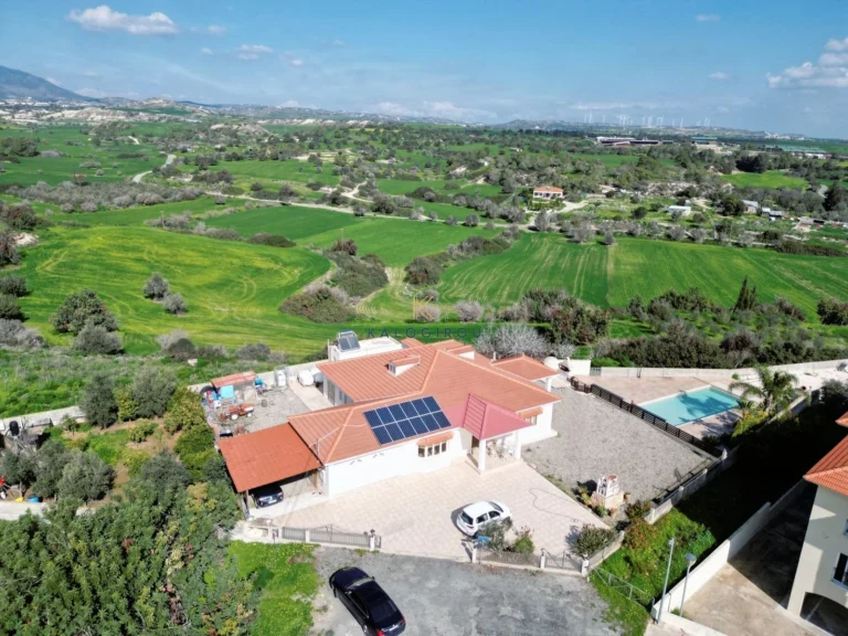 4 Bedroom House for Sale in Mazotos, Larnaca District