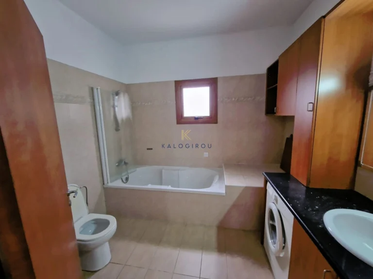 5 Bedroom House for Rent in Oroklini, Larnaca District