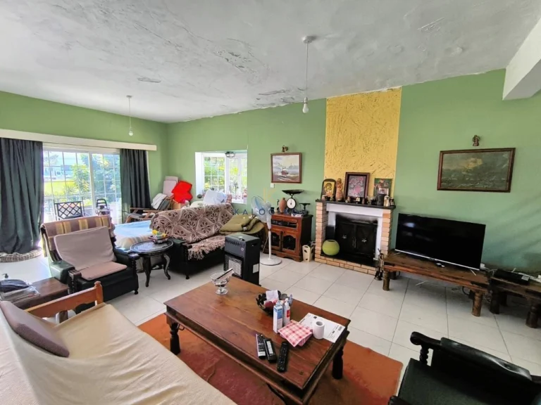 4 Bedroom House for Sale in Livadia Larnakas, Larnaca District