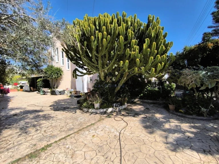 4 Bedroom House for Sale in Livadia Larnakas, Larnaca District