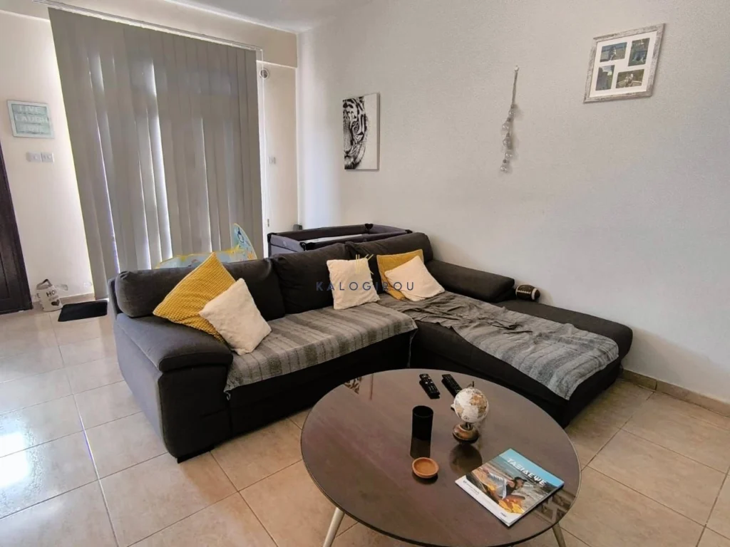 3 Bedroom House for Sale in Mazotos, Larnaca District