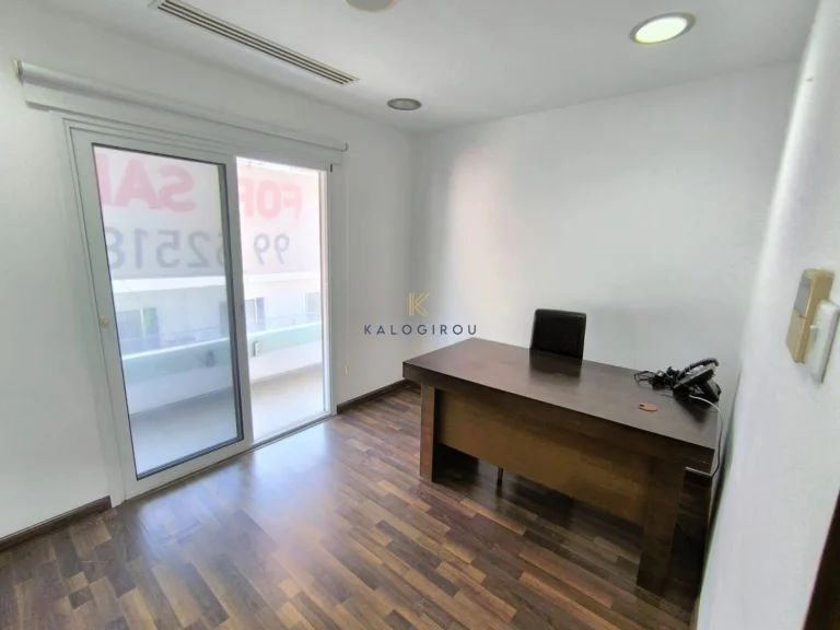 286m² Office for Sale in Larnaca District