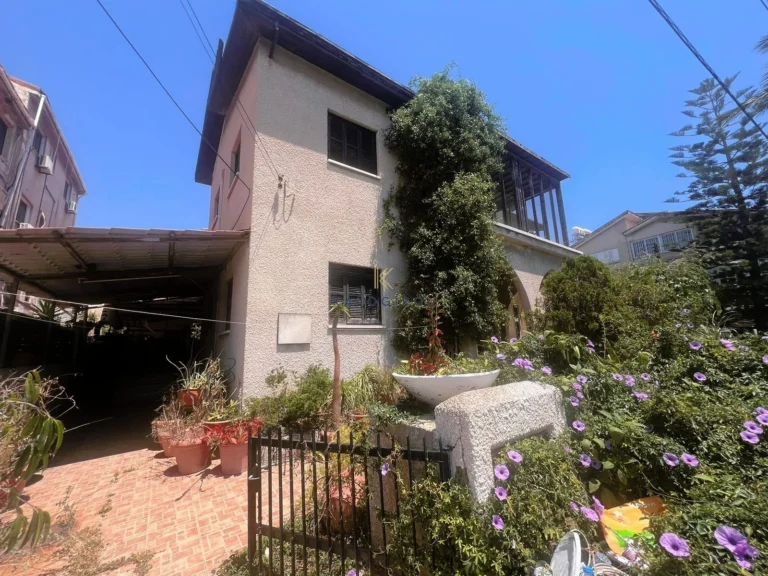 4 Bedroom House for Sale in Faneromeni, Larnaca District