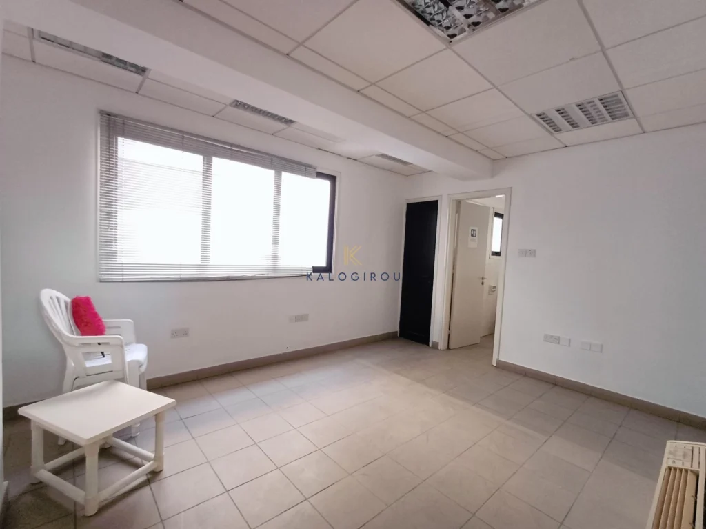 90m² Office for Rent in Larnaca District