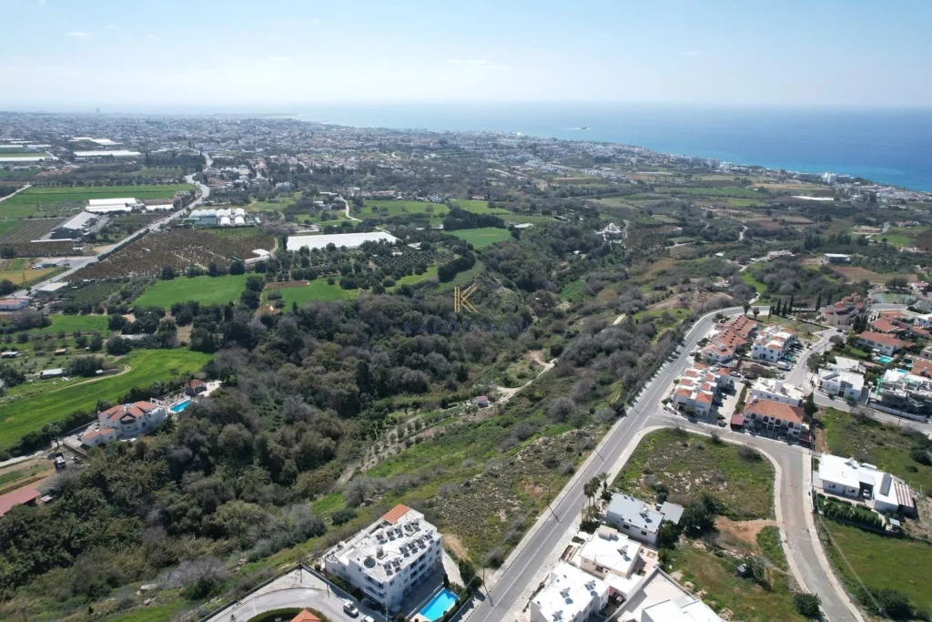 8,473m² Plot for Sale in Kissonerga, Paphos District