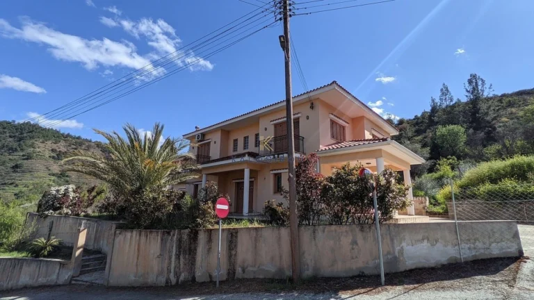 4 Bedroom House for Sale in Kampos, Nicosia District