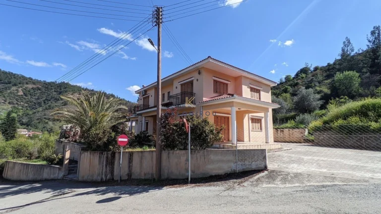 4 Bedroom House for Sale in Kampos, Nicosia District